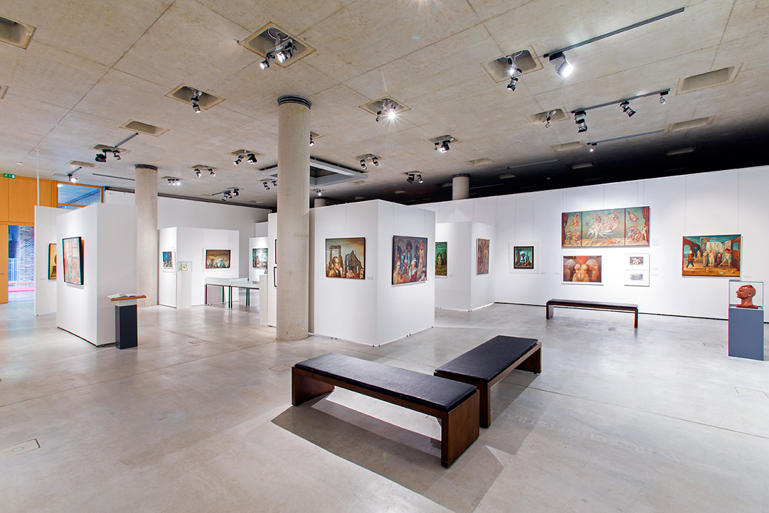 Mila-wall Ausstellungsbau mit Wandmodulen in verschiedener Höhe im Museum für Archäologie Herne
